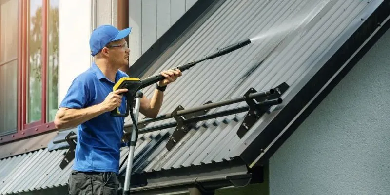 metal roof cleaning